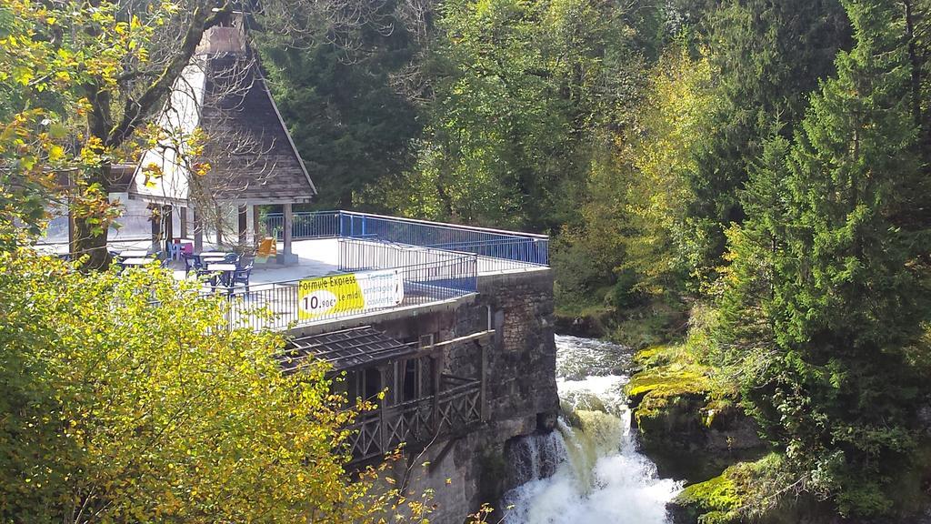 Готель Aux Truites Bleues Fort-du-Plasne Екстер'єр фото